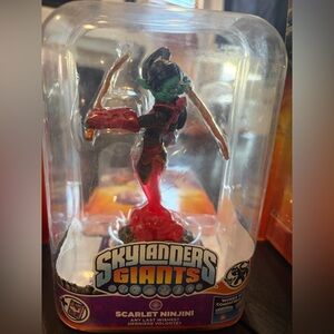 Skylanders Giants Scarlet Ninjini Action Figure - Red & Green